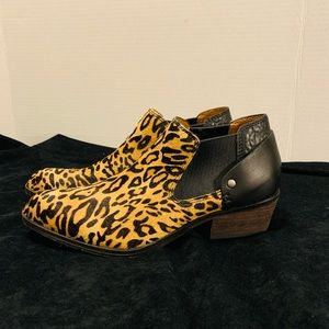 Dolce Vita Leopard Calf Hair Bootie Boots Size 7